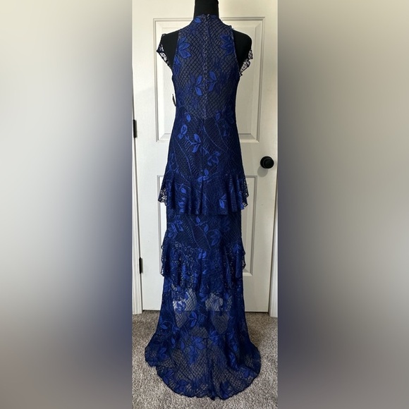 NWT Jay Godfrey Adrian Lace Tiered Gown. Size 6. - Picture 11 of 15